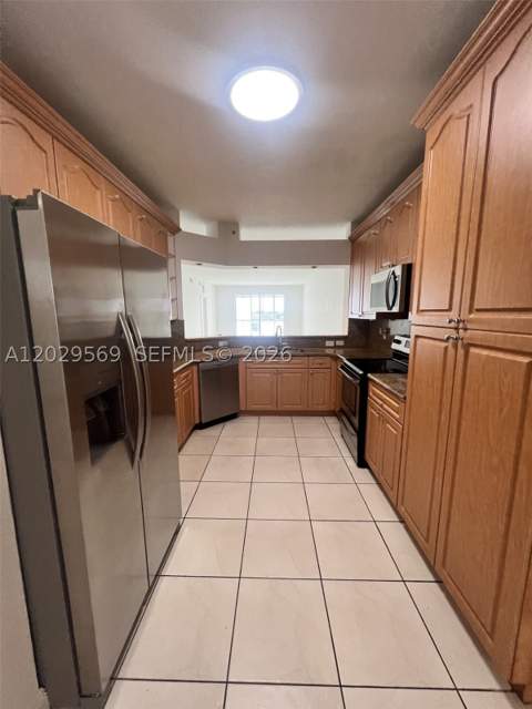 10750 NW 66th St 401, Doral FL - photo 6 of 31