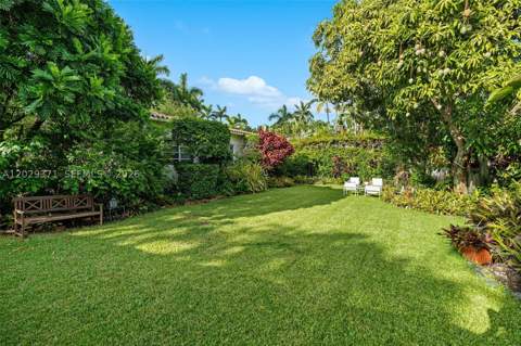 455 W Dilido Dr, Miami Beach FL - photo 8 of 31