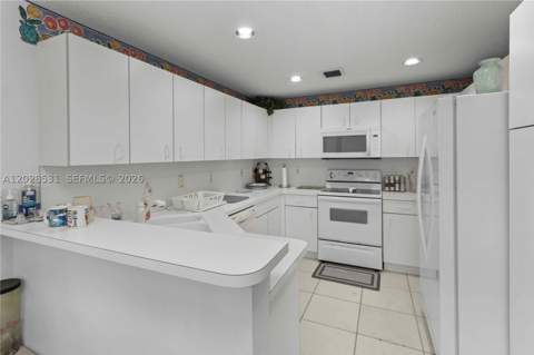 11468 NW 50th Ter, Doral FL - photo 9 of 26