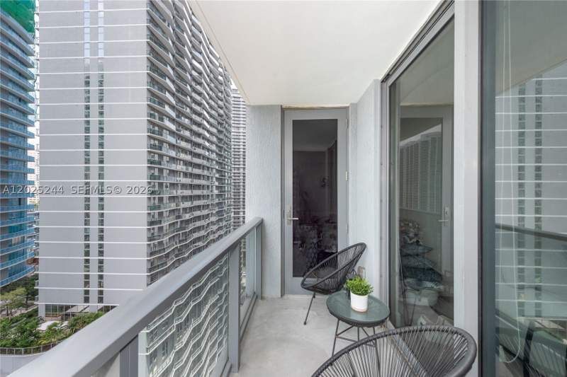 1 bedroom Condominium at 31 SE 6th St 2506, Mybrickell Condo, Miami — photo 4