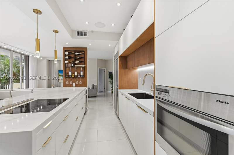 2 bedroom Condominium at 3500 Mystic Pointe Dr 104, Mystic Pointe At Aventura, Aventura — photo 2