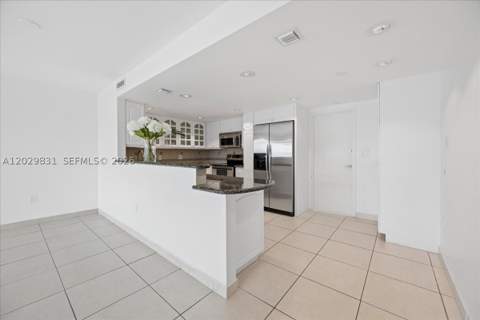 199 Ocean Lane Dr 911, Key Biscayne FL - photo 10 of 25