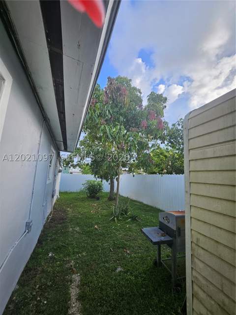 528 NW 10th St, Florida City FL - photo 12 of 12