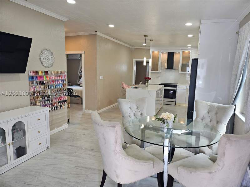 2 bedroom SingleFamilyResidence at 528 NW 10th St, Sunnyland Park No 2, Florida City — photo 2