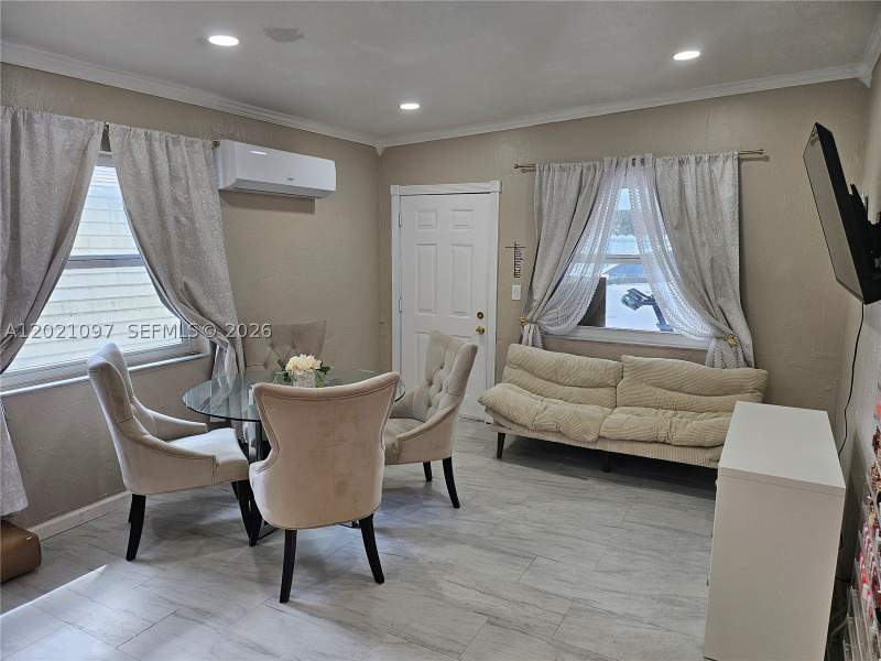 2 bedroom SingleFamilyResidence at 528 NW 10th St, Sunnyland Park No 2, Florida City — photo 3
