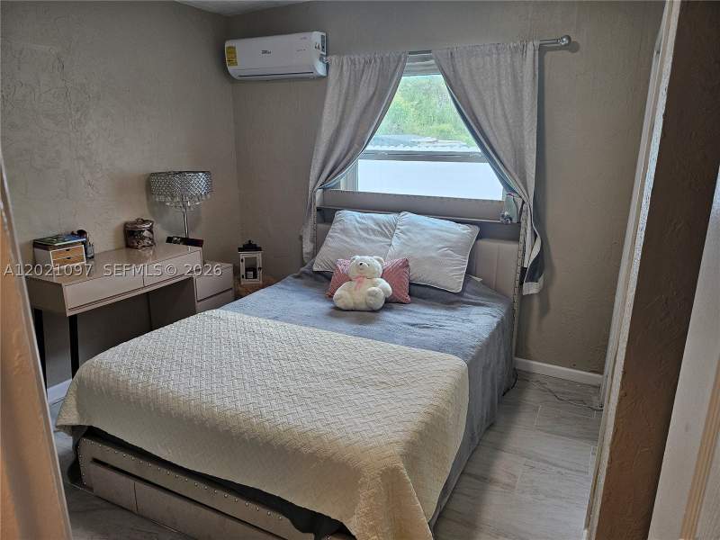 2 bedroom SingleFamilyResidence at 528 NW 10th St, Sunnyland Park No 2, Florida City — photo 4