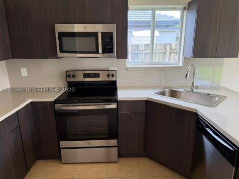 706 SE 14th Ave, Homestead FL - photo 7 of 13