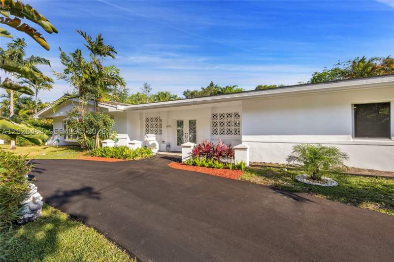 4 bedroom SingleFamilyResidence at 6970 SW 124th St, Fairmont Acres Sec 1, Pinecrest — photo 3