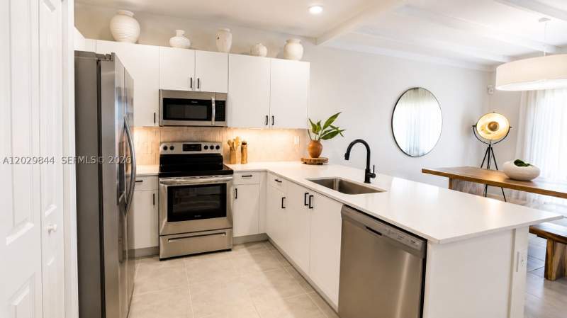 4 bedroom Townhouse at 671 NW 204th St, Vista Lago, Miami Gardens — photo 5
