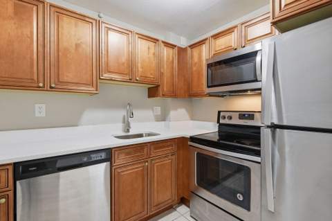 9360 Fontainebleau Boulevard Apt 310, Miami FL - photo 16 of 29
