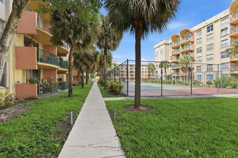2 bedroom Condominium at 9360 Fontainebleau Boulevard Apt 310, The Fountains At Fontaineb, Miami — photo 2