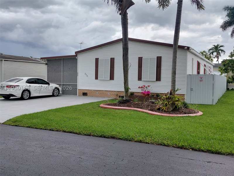3 bedroom MobileHome at 35303 SW 180th Ave, Gateway West Condo, Homestead — photo 1