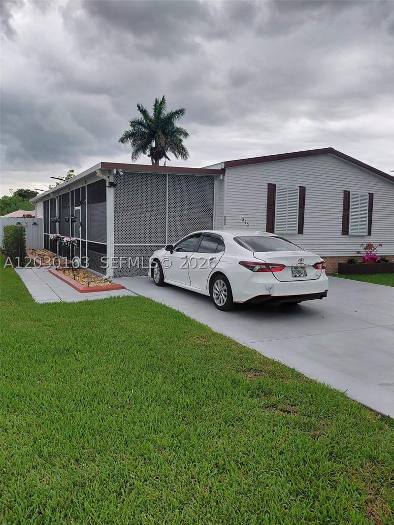 3 bedroom MobileHome at 35303 SW 180th Ave, Gateway West Condo, Homestead — photo 2