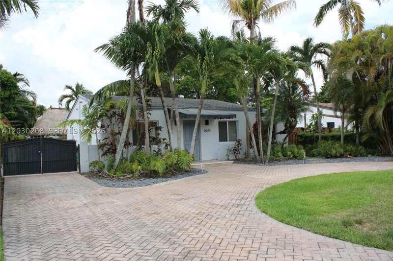 2 bedroom SingleFamilyResidence at 6530 SW 43rd St, Bird Road Terrace, Miami — photo 1