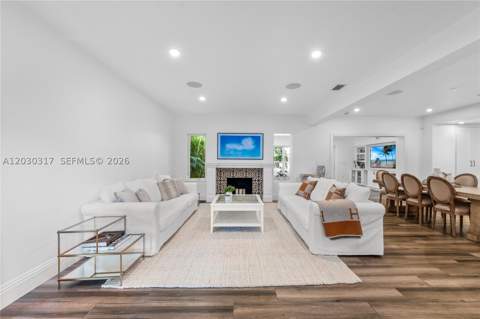 5236 Pine Tree Dr, Miami Beach FL - photo 10 of 52