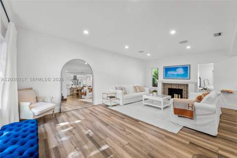 5236 Pine Tree Dr, Miami Beach FL - photo 9 of 52