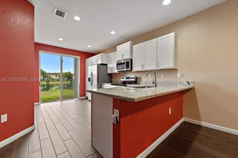 2390 SE 15th St, Homestead FL - photo 16 of 36