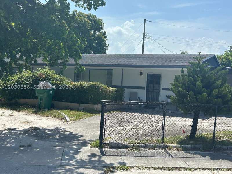 7 bedroom SingleFamilyResidence at 4301 NW 171st St, Carol City 1 St Addn, Miami Gardens — photo 1