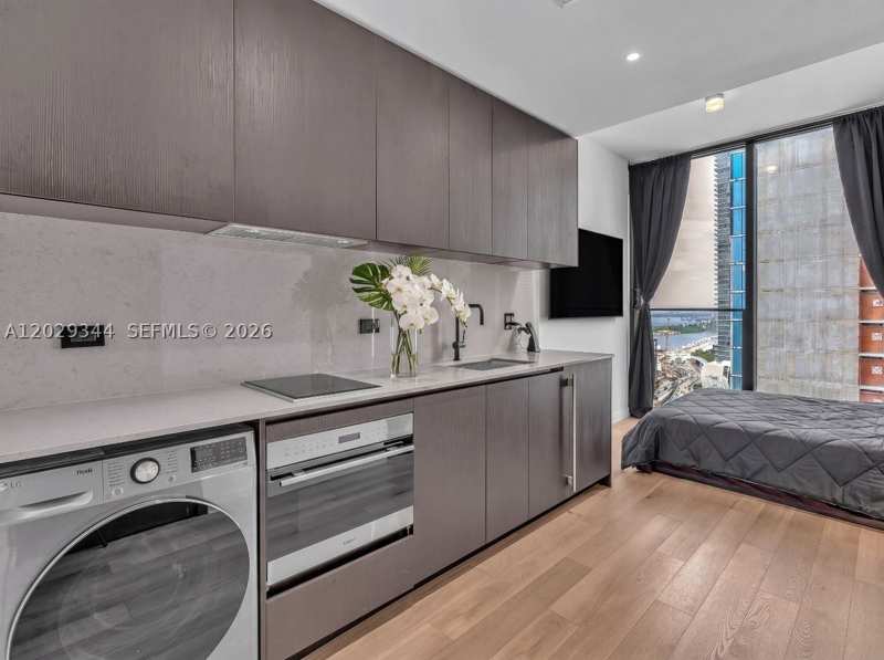 0 bedroom Condominium at 20 NE 11th St 2606A, E11even hotel, Miami — photo 1