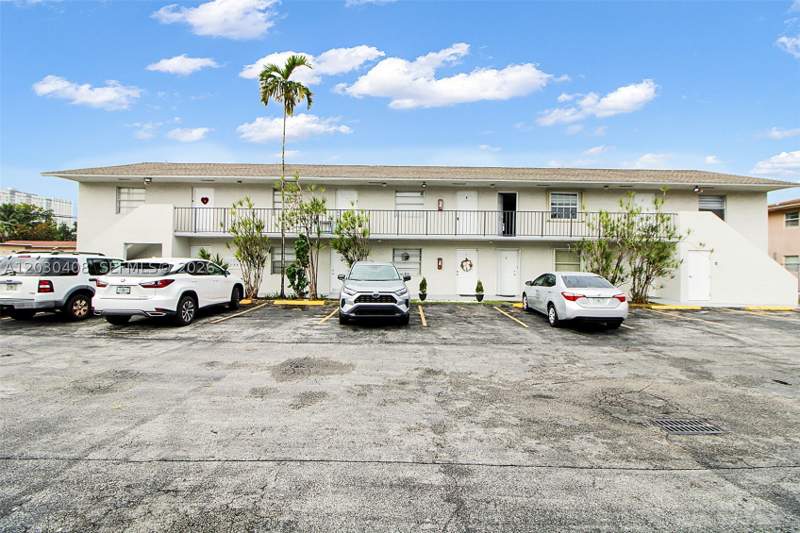 2 bedroom Condominium at 10745 SW 3rd St 6, Barlovento Condo, Sweetwater — photo 4