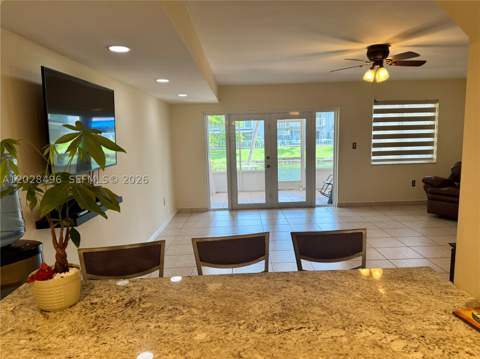 7033 NW 169th St, Hialeah FL - photo 10 of 28