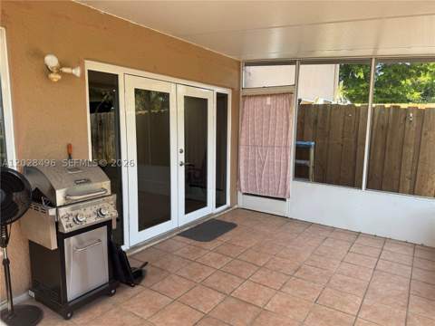 7033 NW 169th St, Hialeah FL - photo 6 of 28