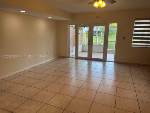 7033 NW 169th St, Hialeah FL - photo 8 of 28