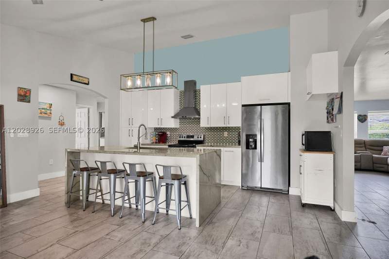 4 bedroom SingleFamilyResidence at 14244 SW 163rd Ter, Laguna Ponds Sec I, Miami — photo 2