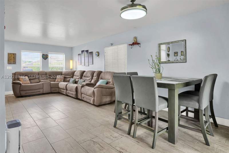 4 bedroom SingleFamilyResidence at 14244 SW 163rd Ter, Laguna Ponds Sec I, Miami — photo 4