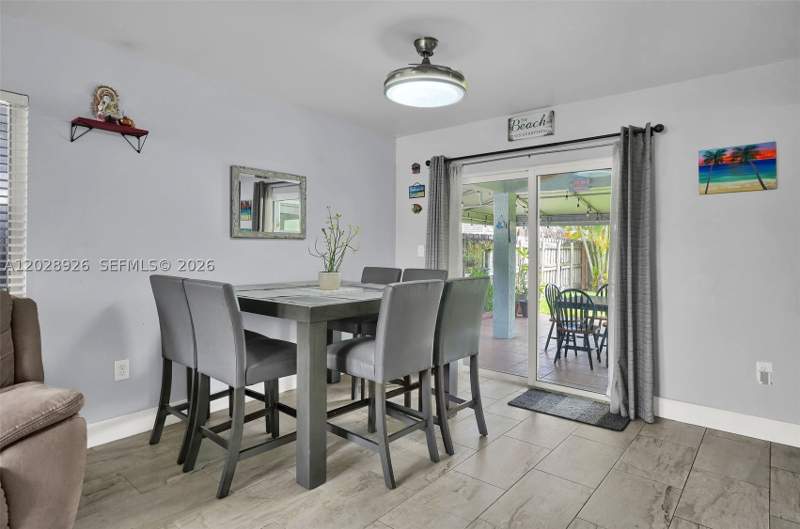 4 bedroom SingleFamilyResidence at 14244 SW 163rd Ter, Laguna Ponds Sec I, Miami — photo 5