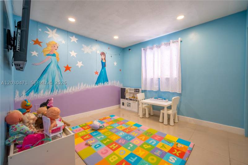 4 bedroom SingleFamilyResidence at 11851 SW 181st St, South Miami Heights Addn, Miami — photo 5