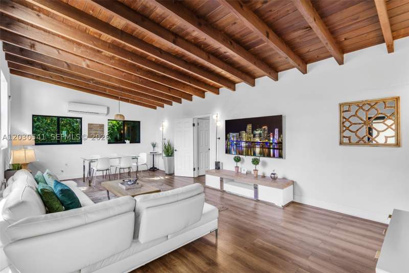 3 bedroom SingleFamilyResidence at 11534 NE 13th Ave, Bayview Acres, Miami — photo 2