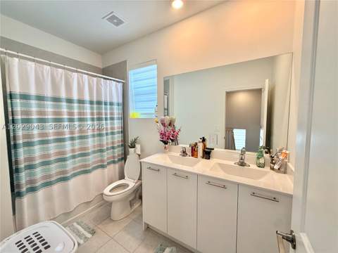 2462 NW 131st Cir, Miami FL - photo 18 of 41