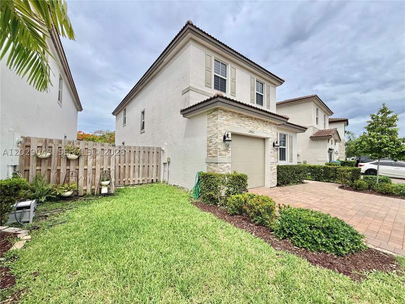 4 bedroom SingleFamilyResidence at 2462 NW 131st Cir, Golf Park Sec 1, Miami — photo 2
