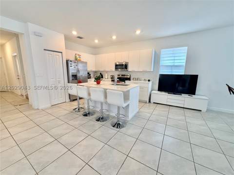 2462 NW 131st Cir, Miami FL - photo 6 of 41