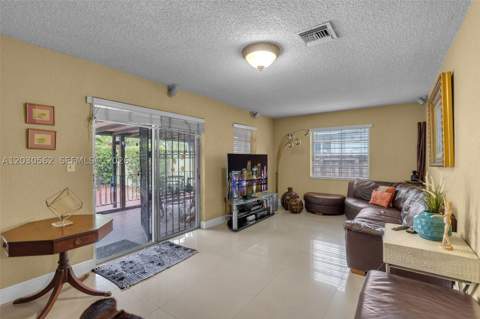 1320 SW 84th Ave, Miami FL - photo 10 of 44