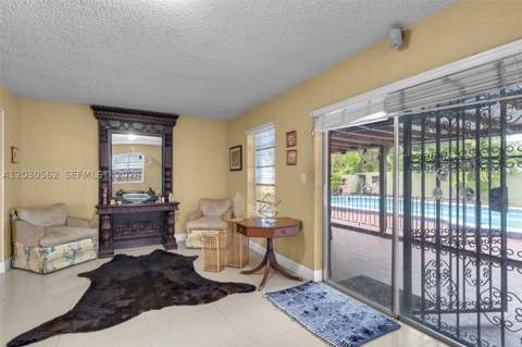 1320 SW 84th Ave, Miami FL - photo 12 of 44