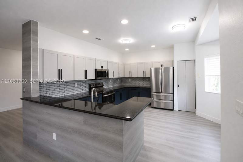 4 bedroom SingleFamilyResidence at 2564 SW 147th Path, Coral Lakes Kingdom, Miami — photo 2