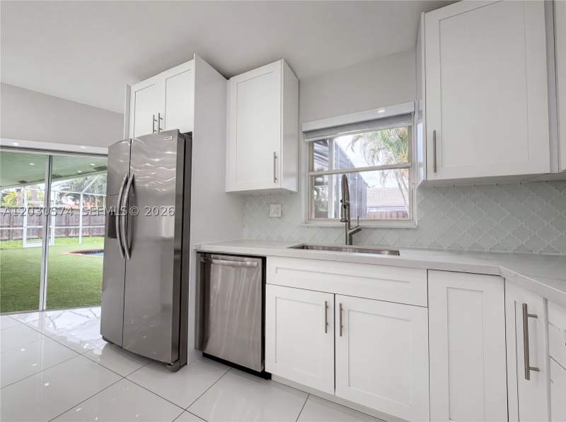 4 bedroom SingleFamilyResidence at 16571 SW 145th Ave, Limewood Grove, Miami — photo 2
