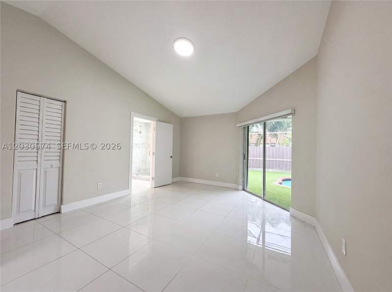 4 bedroom SingleFamilyResidence at 16571 SW 145th Ave, Limewood Grove, Miami — photo 4