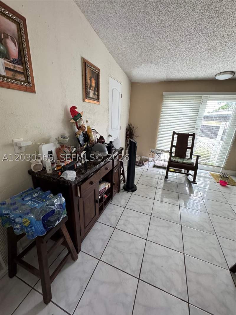 4 bedroom MobileHome at 5612 NW 5612 nw 206th Ln, royal country, Miami Gardens — photo 4
