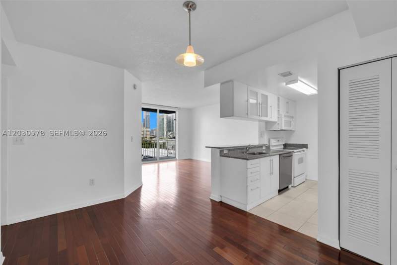 1 bedroom Condominium at 275 NE 18th St 706, 1800 Biscayne Plaza Condo, Miami — photo 5
