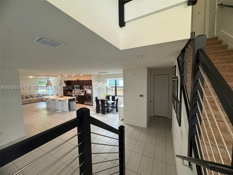 3 bedroom SingleFamilyResidence at 10240 NW 76th Ter, Grand Bay South Estates, Doral — photo 2