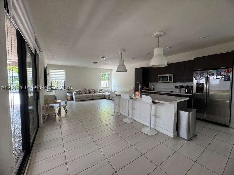 3 bedroom SingleFamilyResidence at 10240 NW 76th Ter, Grand Bay South Estates, Doral — photo 5