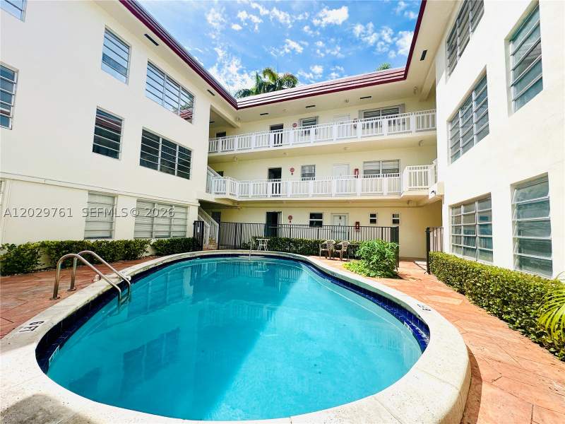 1 bedroom Condominium at 1821 Jefferson Ave 205, Royal Palm Villas Condo, Miami Beach — photo 4