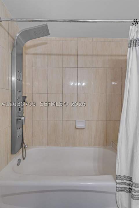 1750 N Bayshore Dr 1204, Miami FL - photo 11 of 27