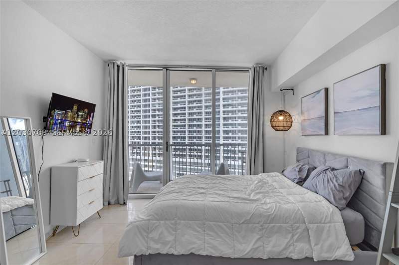 0 bedroom Condominium at 1750 N Bayshore Dr 1204, Opera Tower Condo, Miami — photo 5