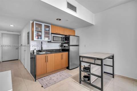 1750 N Bayshore Dr 1204, Miami FL - photo 8 of 27
