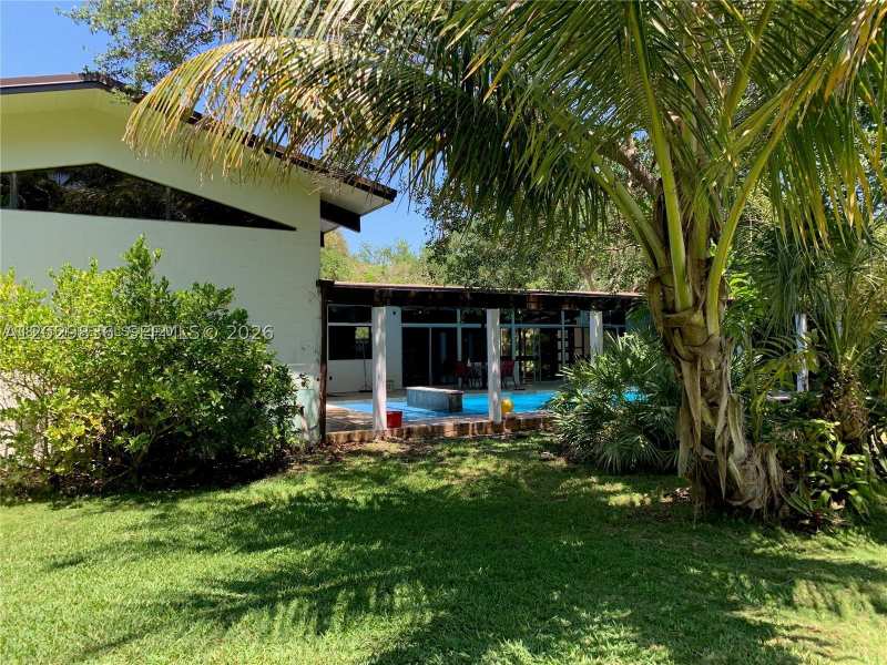 4 bedroom SingleFamilyResidence at 6060 SW 133rd St, Martin Bros Ranch Estates, Pinecrest — photo 1