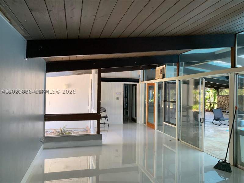 4 bedroom SingleFamilyResidence at 6060 SW 133rd St, Martin Bros Ranch Estates, Pinecrest — photo 2